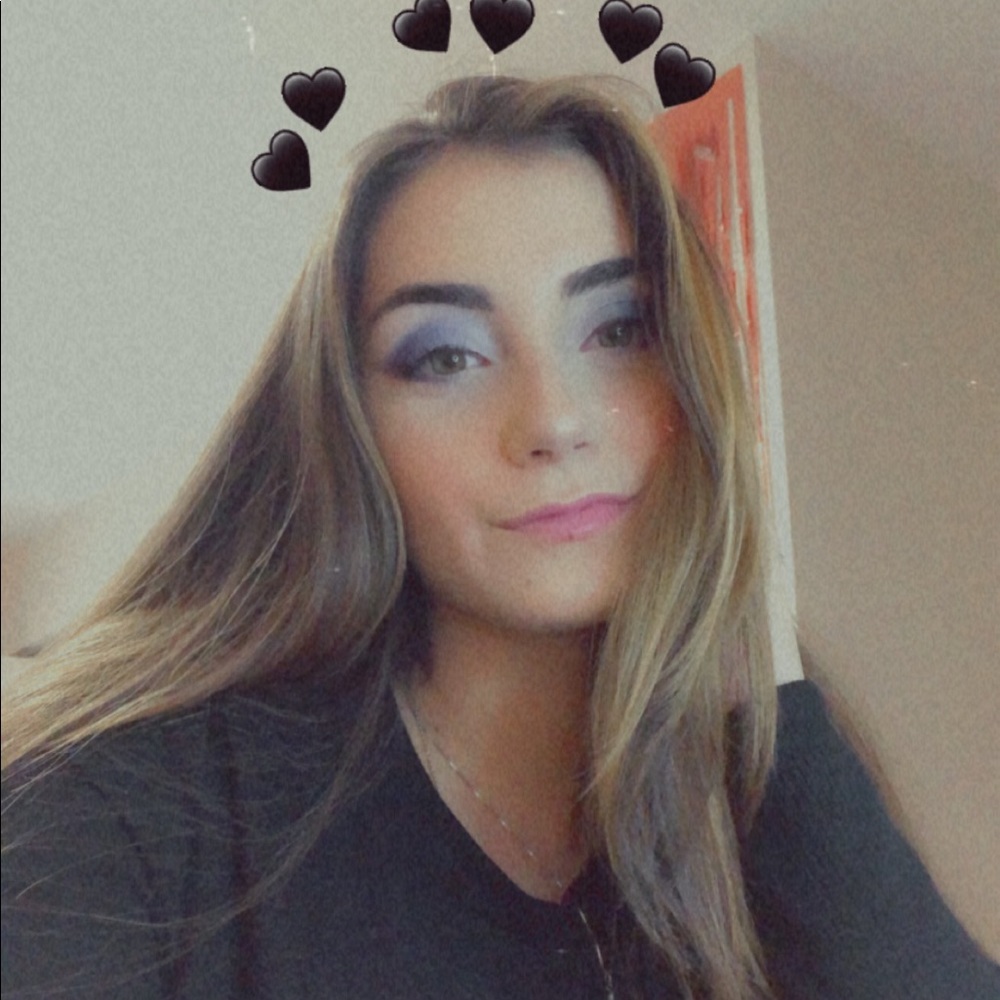 Meet your Posher, Alyssa